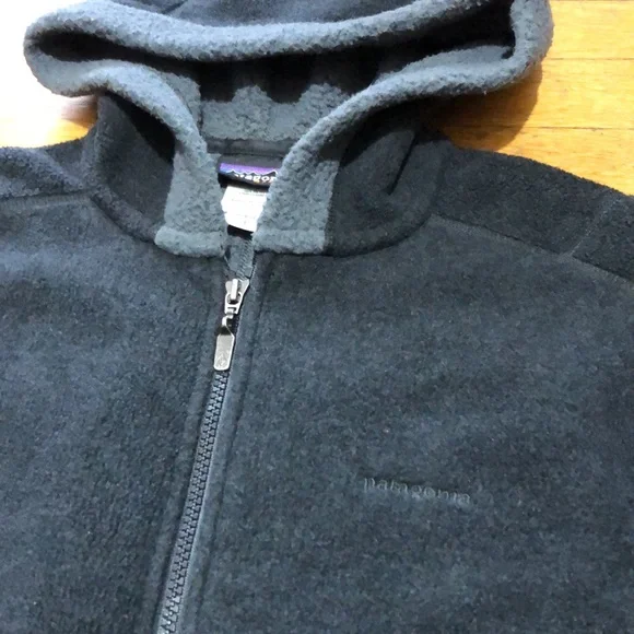 Patagonia Women’s Synchilla Arctic Fleece Jacket in Black & Grey, size Large - Picture 7 of 16